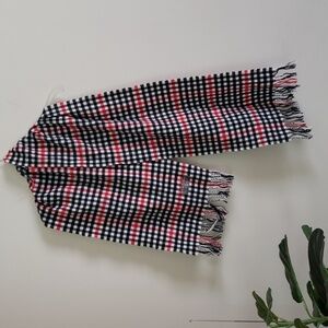 D&Y softer then cashmere plaid fringe wide scarf. Winter essential.